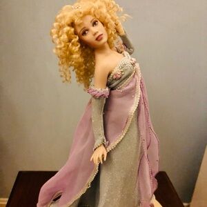 Rare! Passion of Cinderella Franklin Mint Porcelain doll has box